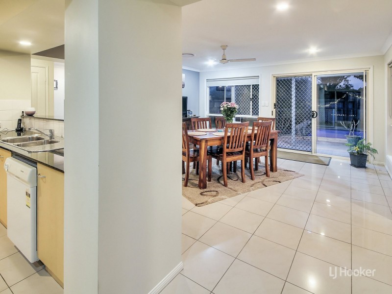 85 Oakview Street, Parkinson QLD 4115