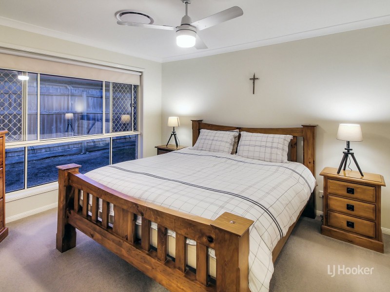 85 Oakview Street, Parkinson QLD 4115