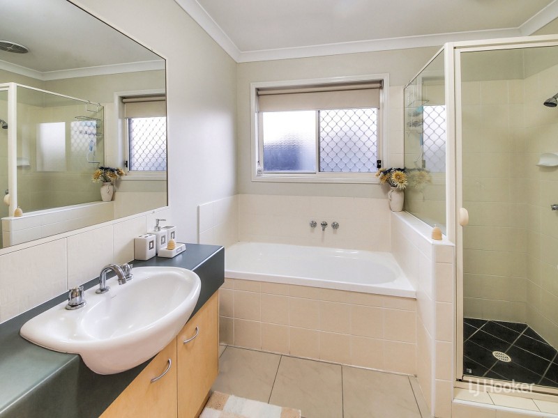 85 Oakview Street, Parkinson QLD 4115