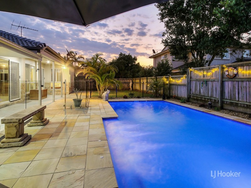 85 Oakview Street, Parkinson QLD 4115