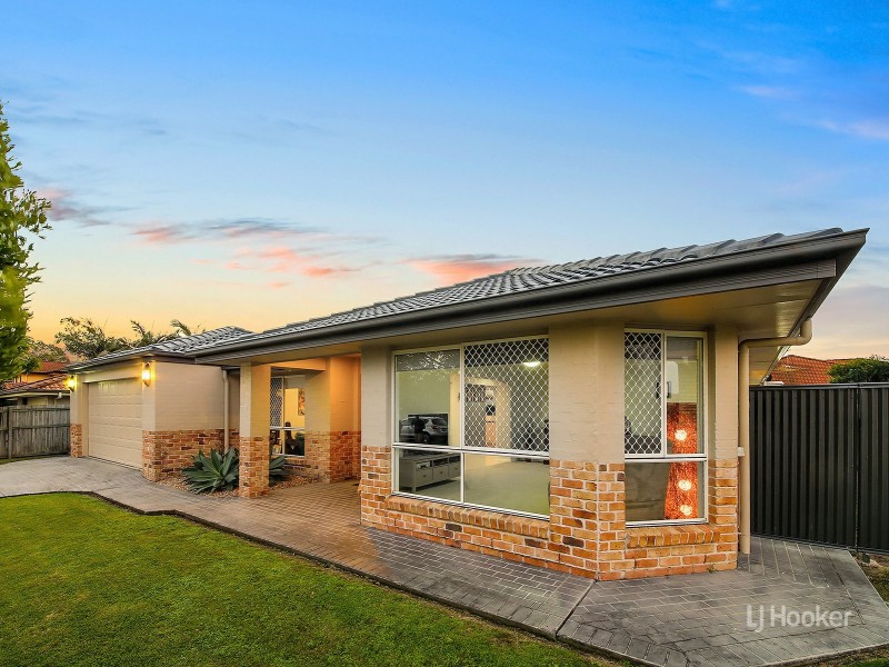 85 Oakview Street, Parkinson QLD 4115