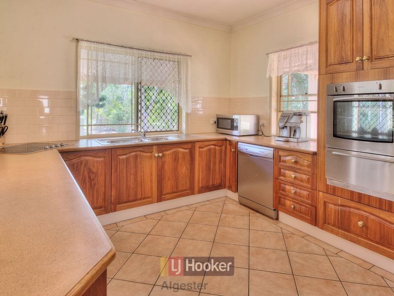 64 Bellenden Close, Munruben QLD 4125