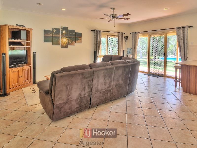 64 Bellenden Close, Munruben QLD 4125