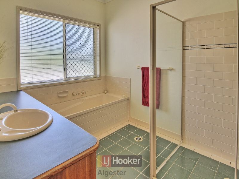 64 Bellenden Close, Munruben QLD 4125
