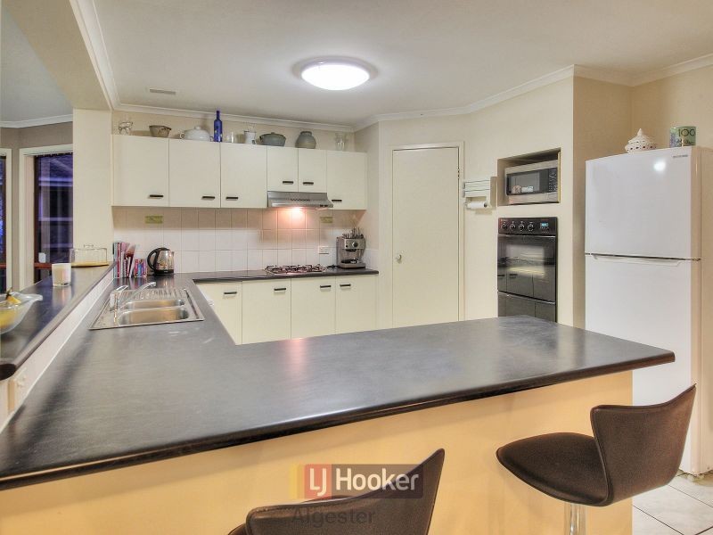 116 Glenfield Street, Parkinson QLD 4115