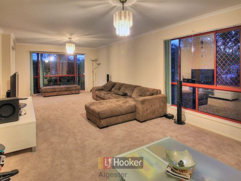 116 Glenfield Street, Parkinson QLD 4115