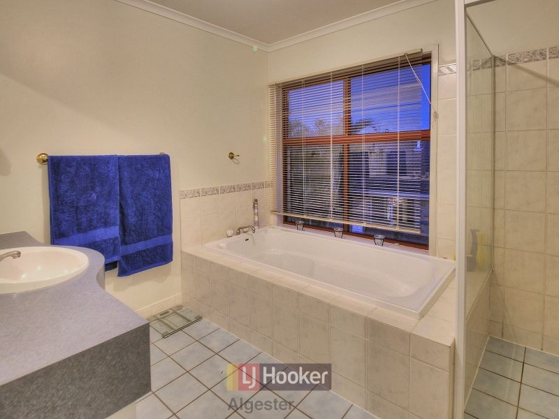 116 Glenfield Street, Parkinson QLD 4115