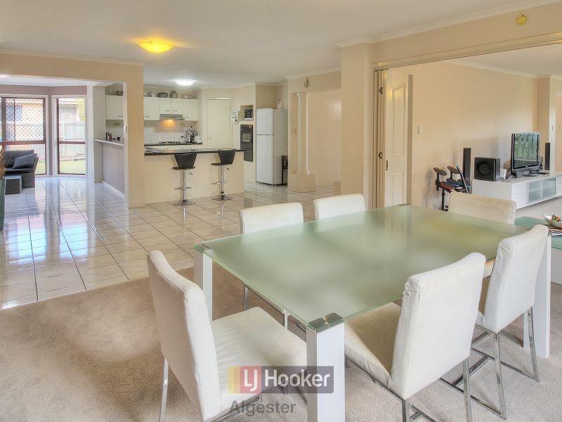 116 Glenfield Street, Parkinson QLD 4115