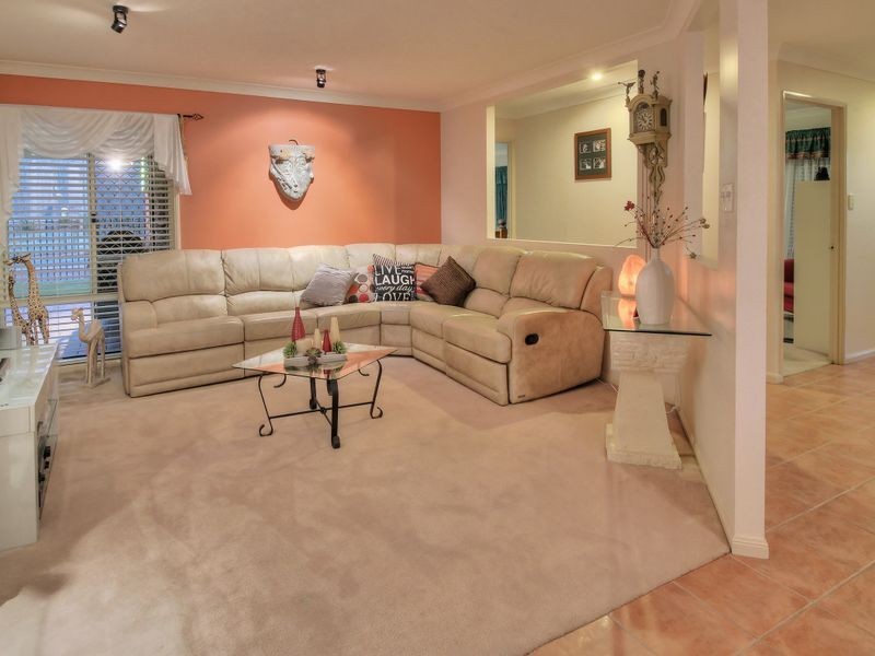 20 Strathaird Place, Parkinson QLD 4115