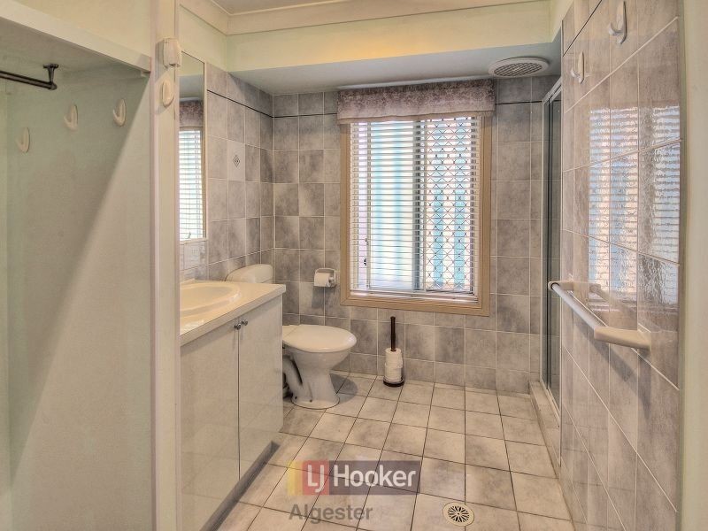 1 Ashford Place, Parkinson QLD 4115