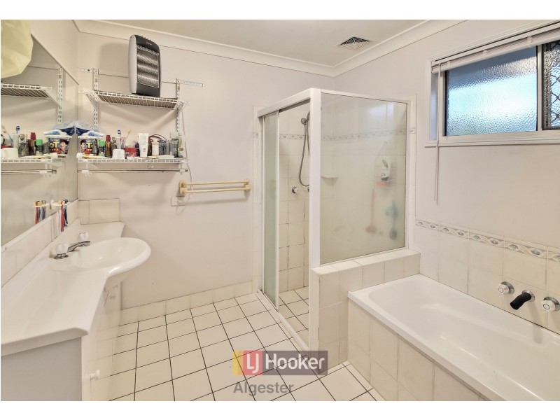 8 Dewick Court, Calamvale QLD 4116