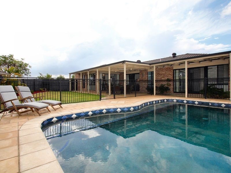 27 Inverary Place, Parkinson QLD 4115