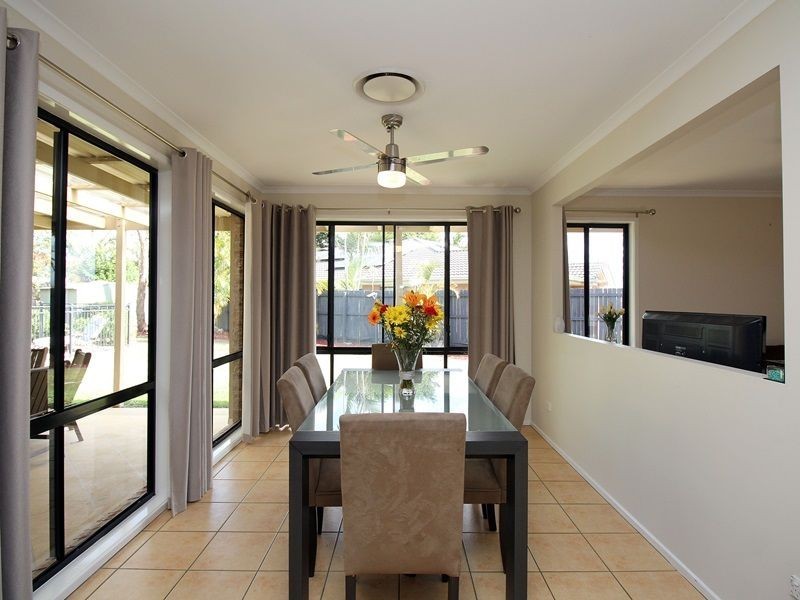 27 Inverary Place, Parkinson QLD 4115