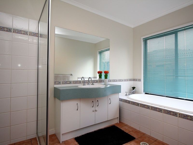 27 Inverary Place, Parkinson QLD 4115