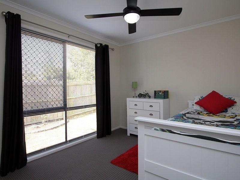 27 Inverary Place, Parkinson QLD 4115