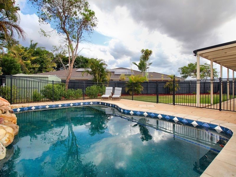 27 Inverary Place, Parkinson QLD 4115