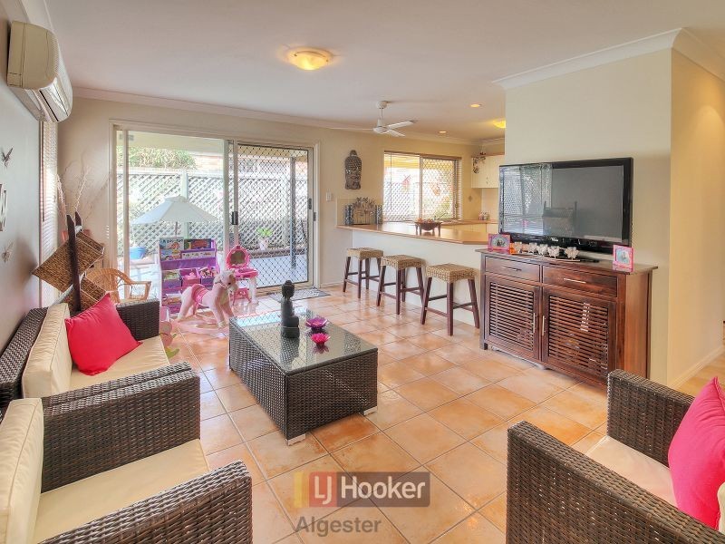 16 Carnegie Close, Parkinson QLD 4115