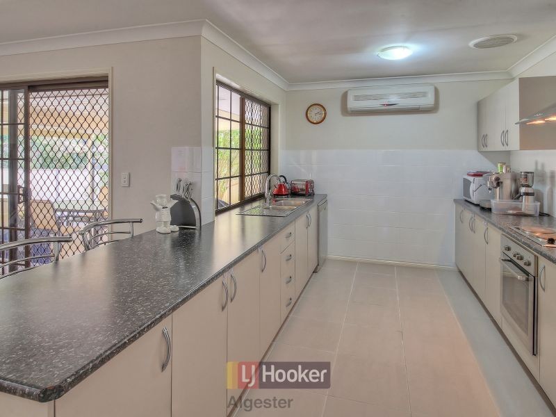 88 Haldham Crescent, Regents Park QLD 4118