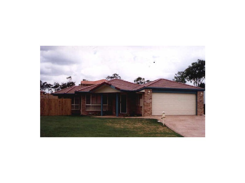 32 Pinedale Crescent, Parkinson QLD 4115