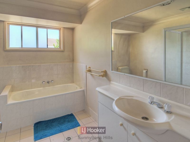 19 Housman Place, Calamvale QLD 4116