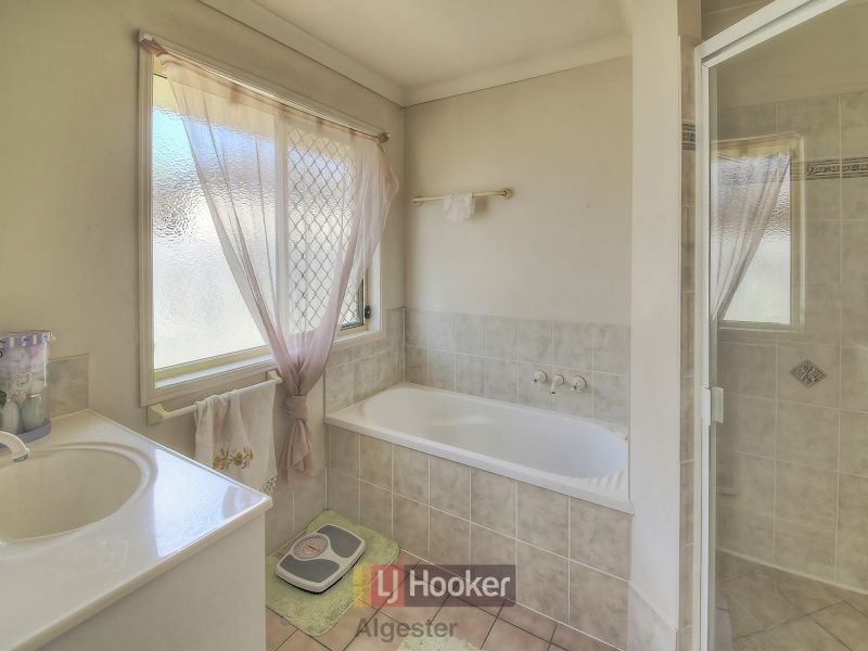 6 Kinchega Circuit, Parkinson QLD 4115