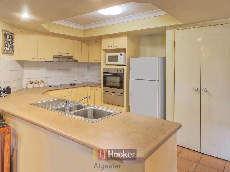15 Glenlee Place, Parkinson QLD 4115