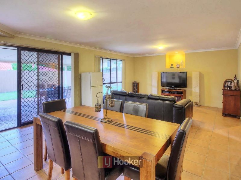 15 Glenlee Place, Parkinson QLD 4115