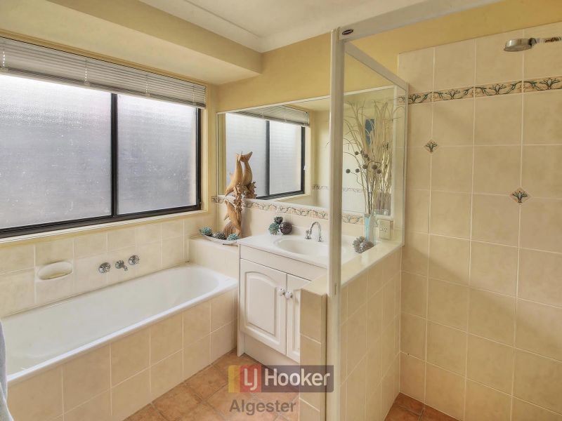 15 Glenlee Place, Parkinson QLD 4115