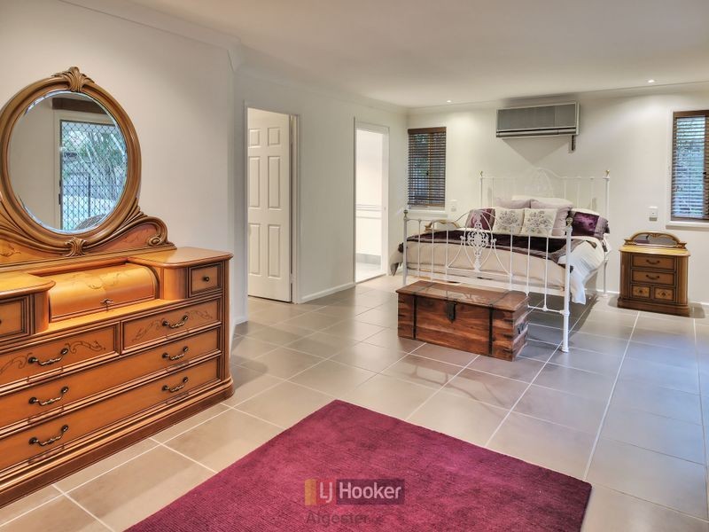 15 St John Close, Parkinson QLD 4115