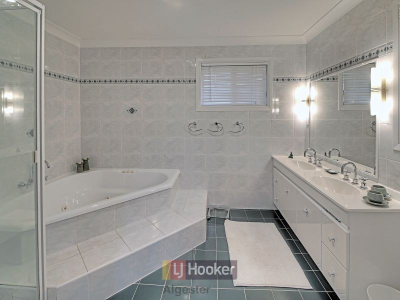 56 Swan Lake Crescent, Calamvale QLD 4116