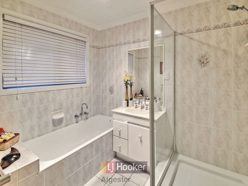 56 Swan Lake Crescent, Calamvale QLD 4116