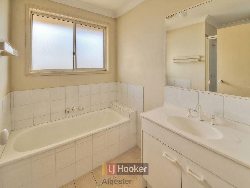 3 Tantanoola Place, Parkinson QLD 4115
