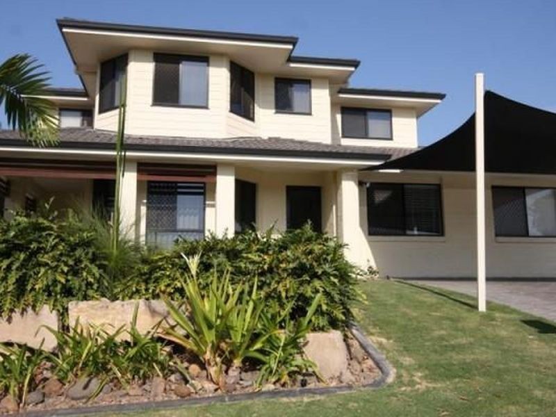 21 Karajini Crescent, Parkinson QLD 4115