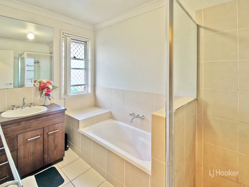 8 Mimosa Street, Parkinson QLD 4115