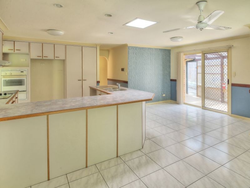 9 Casuarina Cres, Calamvale QLD 4116