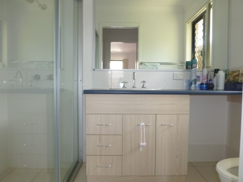 49 Kakadu Street, Parkinson QLD 4115