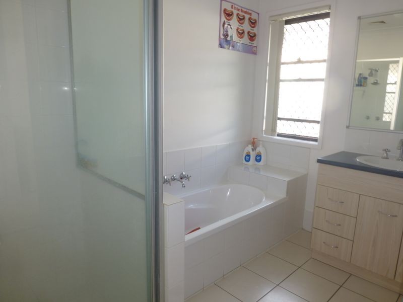 49 Kakadu Street, Parkinson QLD 4115