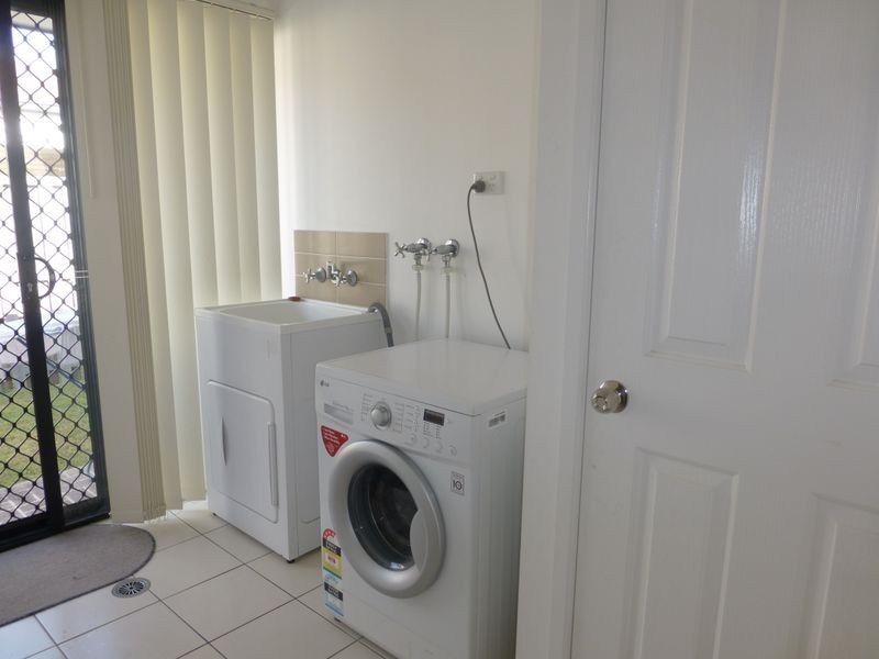 49 Kakadu Street, Parkinson QLD 4115