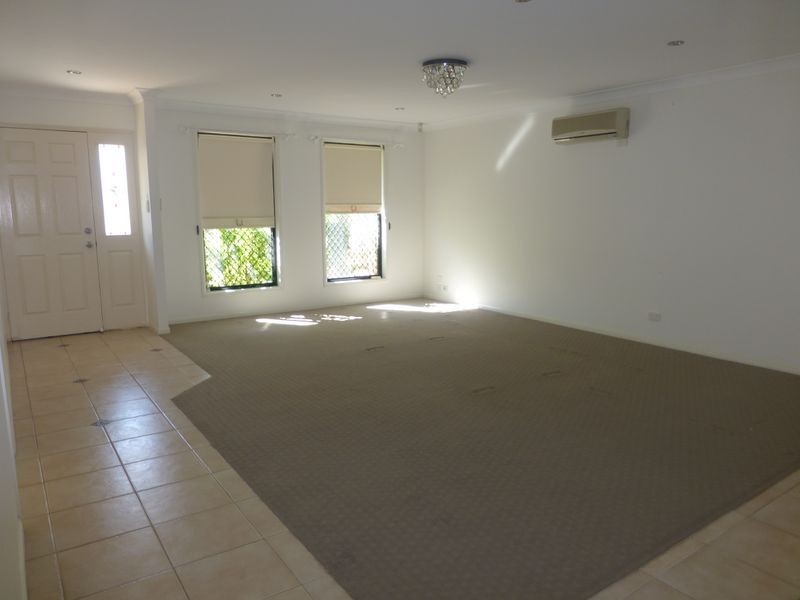 9 Carmel Place, Calamvale QLD 4116