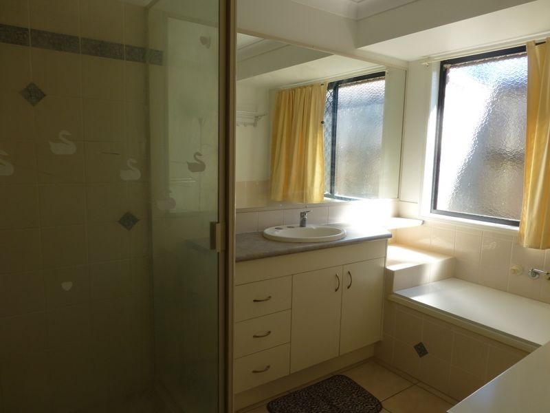 9 Carmel Place, Calamvale QLD 4116