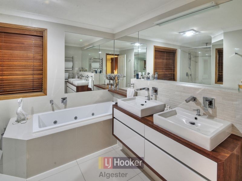 2 Cottonwood Crescent, Calamvale QLD 4116