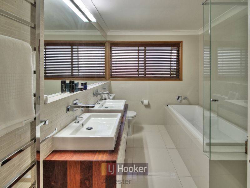 2 Cottonwood Crescent, Calamvale QLD 4116