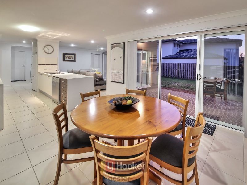 18 Kakadu Street, Parkinson QLD 4115