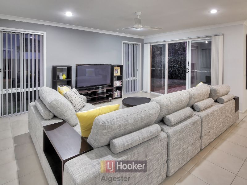 18 Kakadu Street, Parkinson QLD 4115