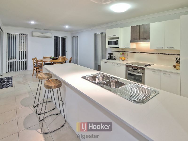 18 Kakadu Street, Parkinson QLD 4115