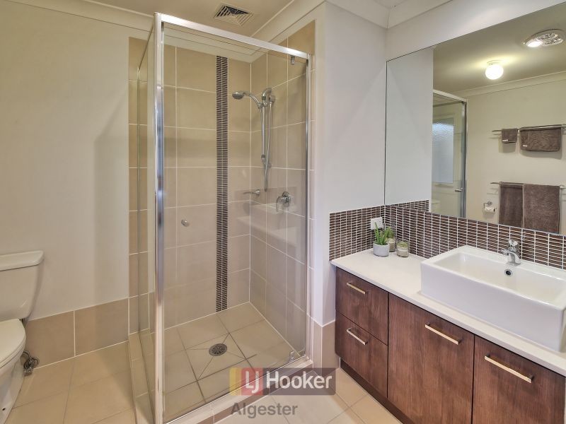 18 Kakadu Street, Parkinson QLD 4115