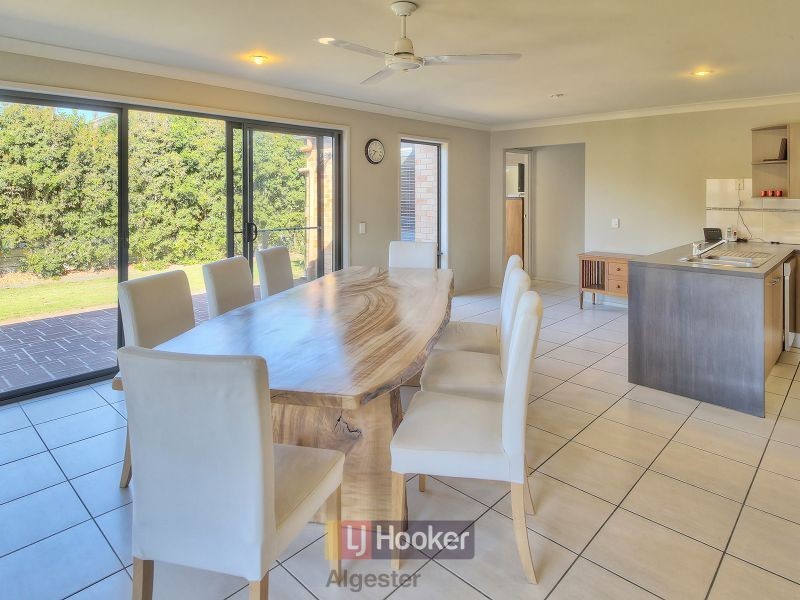 43 Mapelton Circuit, Parkinson QLD 4115