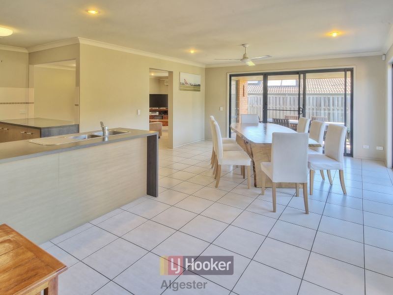 43 Mapelton Circuit, Parkinson QLD 4115