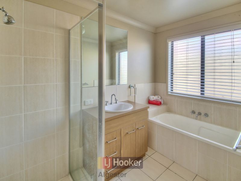 43 Mapelton Circuit, Parkinson QLD 4115