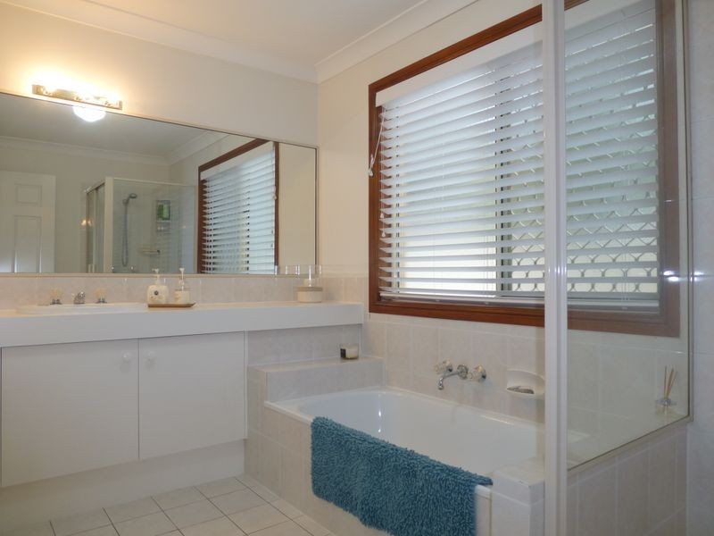 10 Copeton Crescent, Parkinson QLD 4115